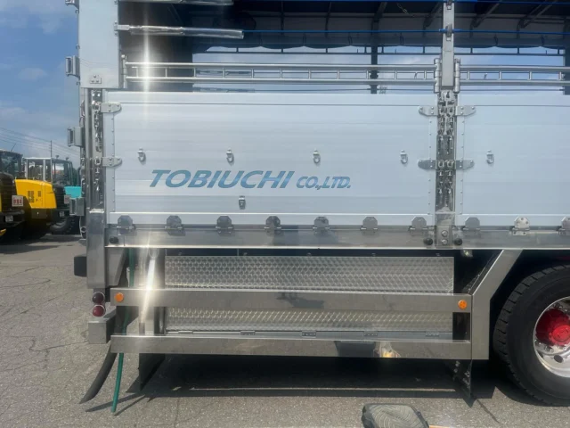 .

㈱飛内様
大型家畜車のマーキングしました！
カラーフローシートをメディアにして
溶剤インクジェットで印刷🖨
ラミネートをかけてカットし、マーキングします！

#飛内 様
#大型家畜車
#カーマーキング
#マーキング
#カーラッピング
#ラッピングカー
#ラッピング
#車両マーキング
#シール
#イラスト
#デザイン
#看板
#サイン
#社名サイン
#Avery
#エヴリィ
#ORACAL988
#カッティングシート
#インクジェットシート
#インクジェットシート貼り
#EPSON
#エプソン
#溶剤インクジェット
#白インク

#中島自工
#北海道
#帯広市
#帯広求人
#帯広求人募集
#帯広求人情報